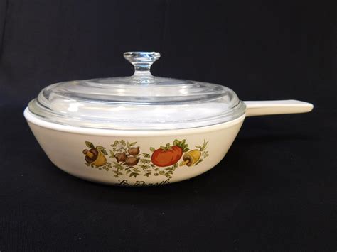 The seller is “jay_rockz_jz” and is located in Las Vegas, Nevada. . Le persil corningware